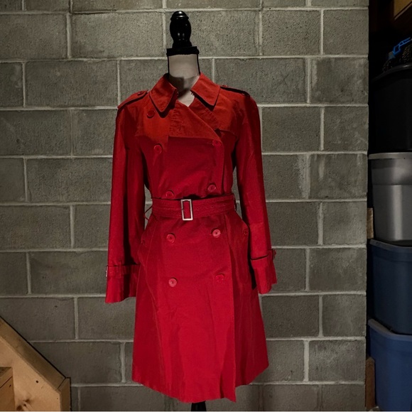 Burberry trench coat. - Picture 3 of 16